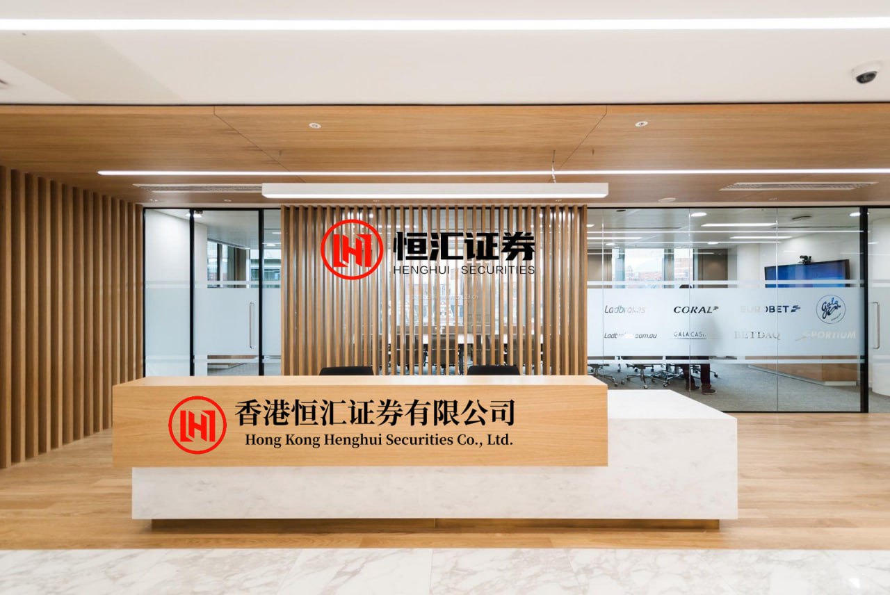 倍倍网配资APP下载 家长进校“沉浸式”当“老师” 学生直呼“没听够”